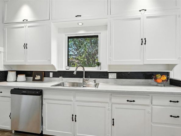 726  Haines Avenue , Dallas Texas 75208