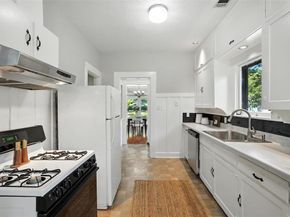 726  Haines Avenue , Dallas Texas 75208