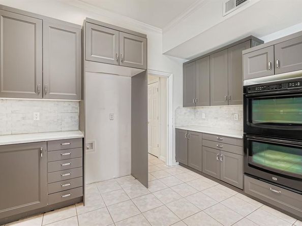 2210  Club Creek Circle , Garland Texas 75043