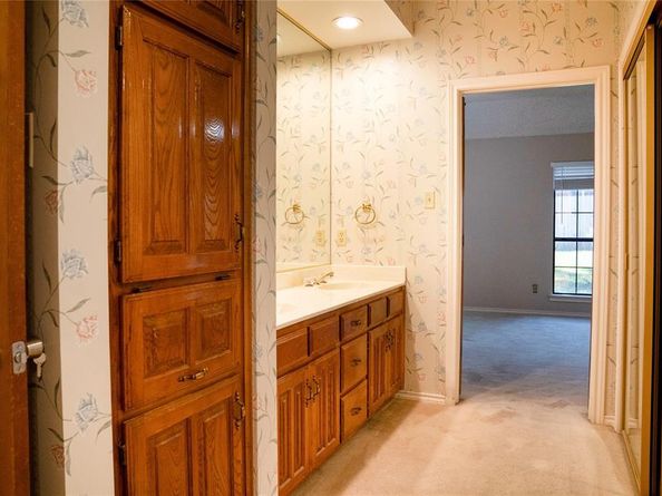 5202  Bradley Lane , Arlington Texas 76017