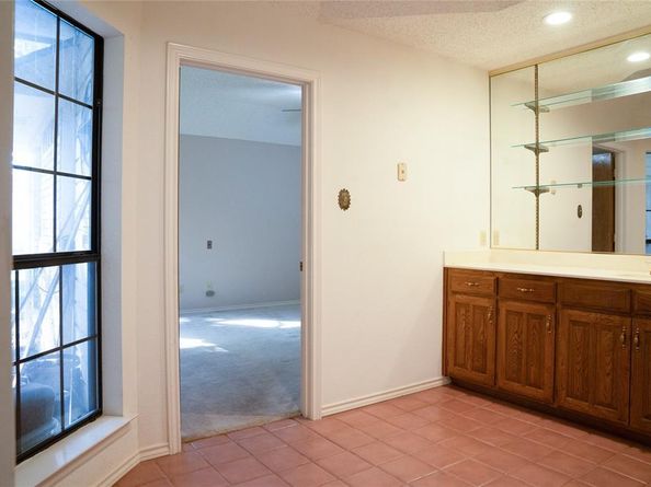 5202  Bradley Lane , Arlington Texas 76017