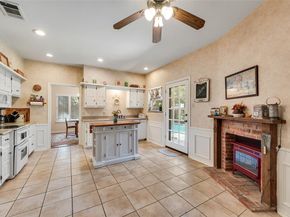 1719  Autumn Lane , Arlington Texas 76012