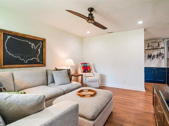 2625  Jonesboro Avenue , Dallas Texas 75228