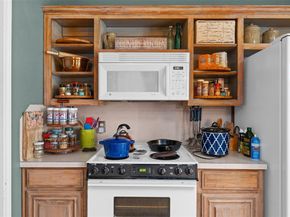 321  Village Parkway , Crowley Texas 76036