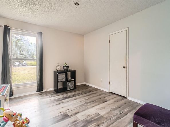 3719  French Wood Drive , Arlington Texas 76016