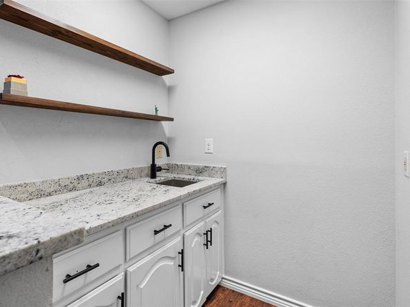 1429  Nettleton Drive , DeSoto Texas 75115