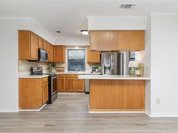 701  Melissa Lane , Garland Texas 75040