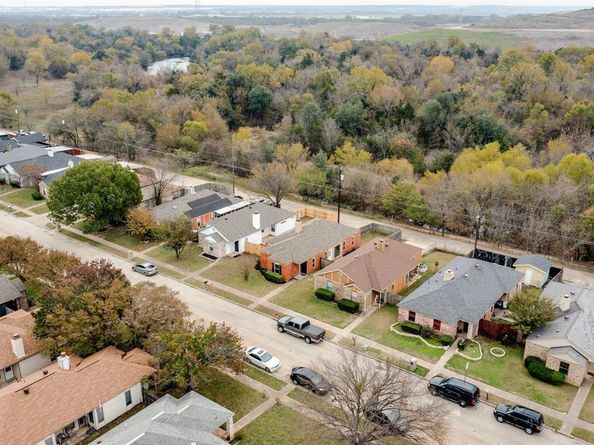 2334  Markland Street , Irving Texas 75060