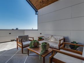 708 W 10th Street  101, Dallas Texas 75208