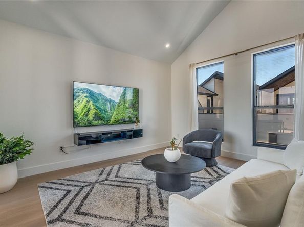 708 W 10th Street  101, Dallas Texas 75208