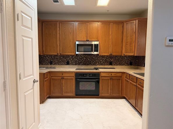 156  Leonard Street , Lewisville Texas 75057