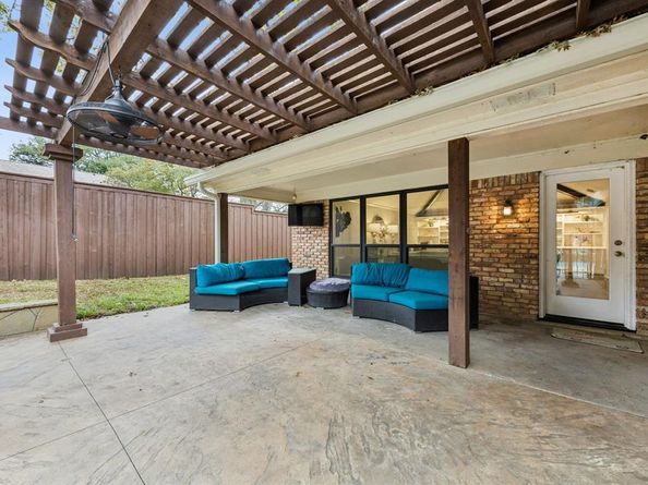 9717  Ravensway Drive , Dallas Texas 75238