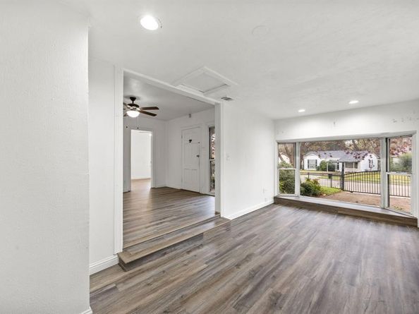 1713  Hemphill Drive , Dallas Texas 75216