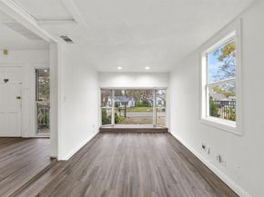 1713  Hemphill Drive , Dallas Texas 75216