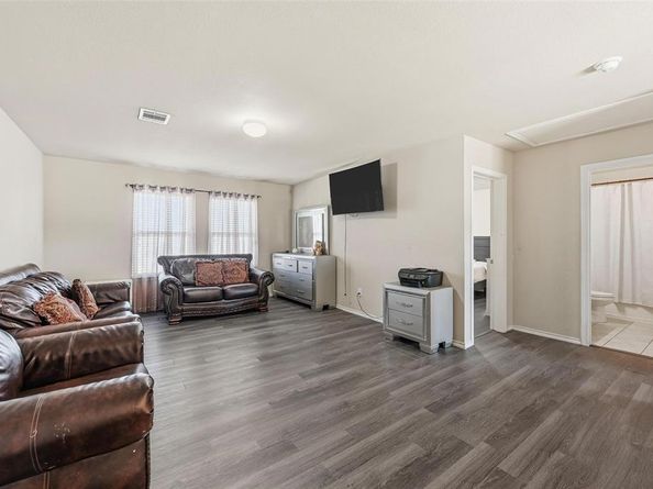 2020  Glen Hollow Drive , Lancaster Texas 75134