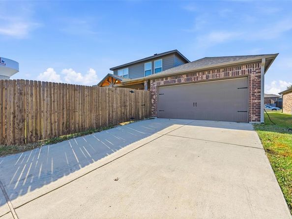 2020  Glen Hollow Drive , Lancaster Texas 75134