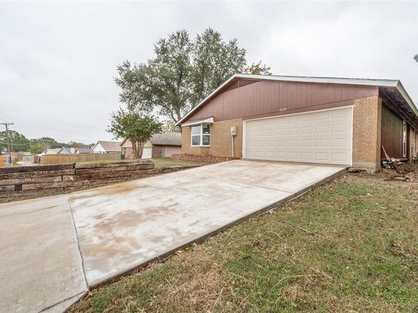 1021  Bellflower Drive , Carrollton Texas 75007