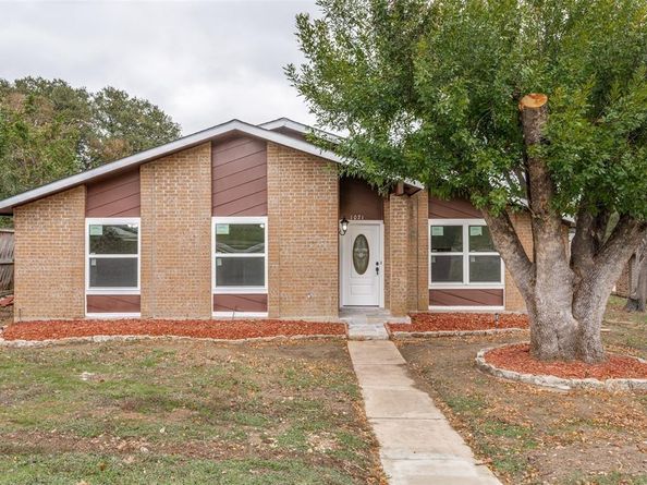 1021  Bellflower Drive , Carrollton Texas 75007