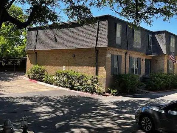 5051  Les Chateaux Drive  138, Dallas Texas 75235