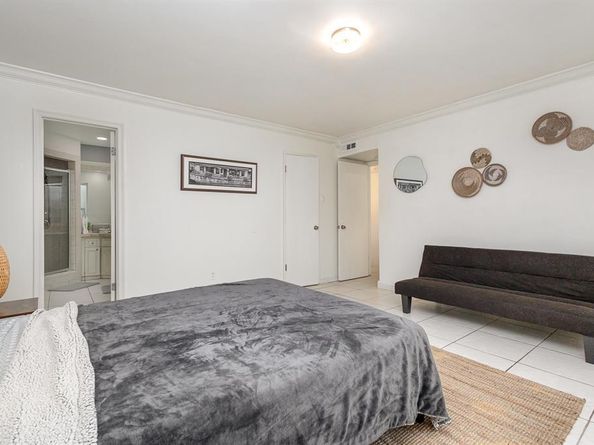 5051  Les Chateaux Drive  138, Dallas Texas 75235