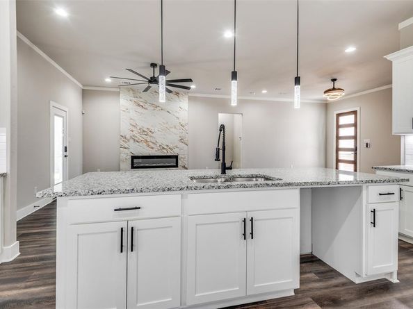 4113  Metropolitan Avenue , Dallas Texas 75210