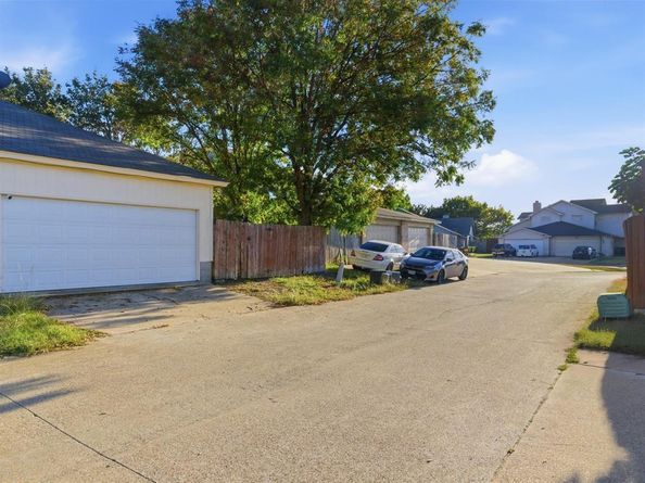 1023  Tennessee Trail , Arlington Texas 76017