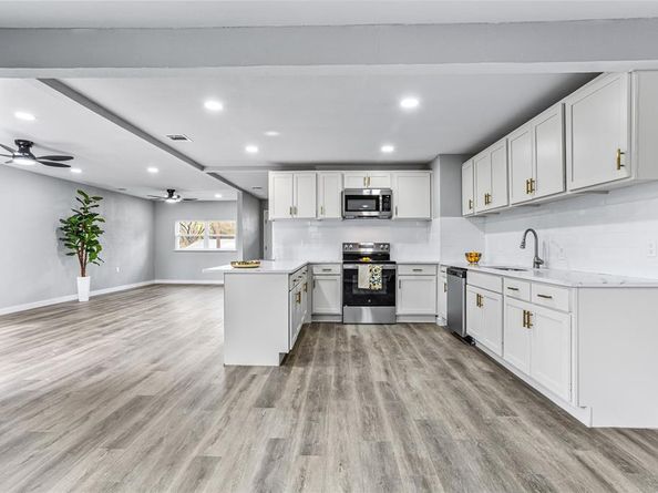 3924  Ambrose Drive , Dallas Texas 75241