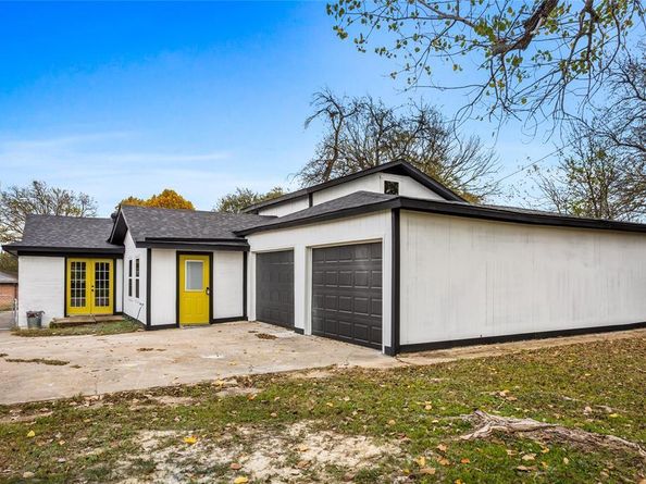 3924  Ambrose Drive , Dallas Texas 75241