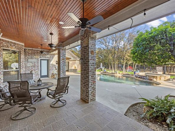 7216  Hinton Drive , Mansfield Texas 76063