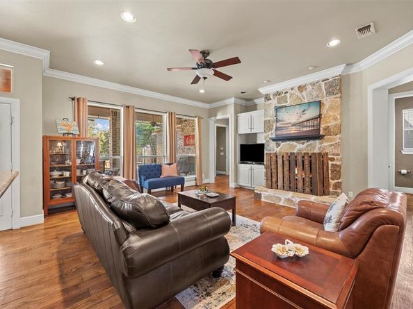 7216  Hinton Drive , Mansfield Texas 76063