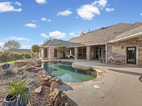 7216  Hinton Drive , Mansfield Texas 76063