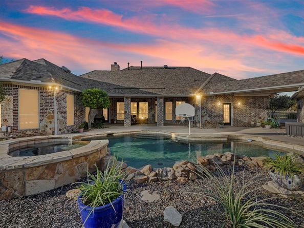 7216  Hinton Drive , Mansfield Texas 76063