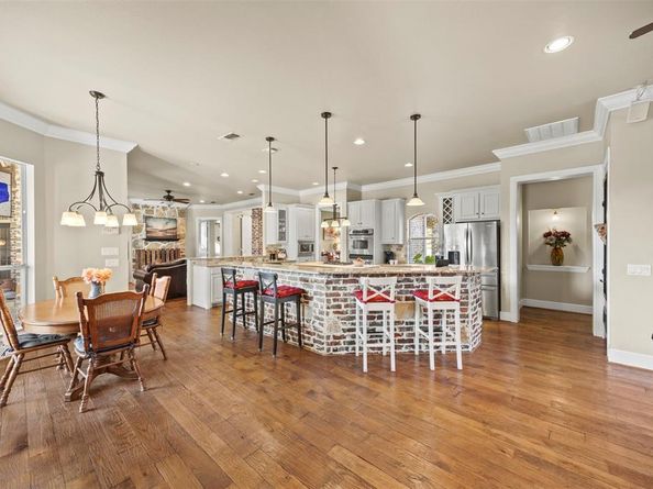 7216  Hinton Drive , Mansfield Texas 76063