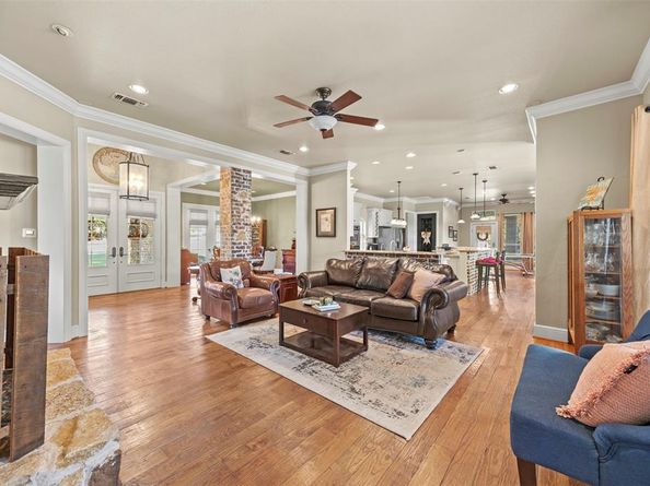 7216  Hinton Drive , Mansfield Texas 76063