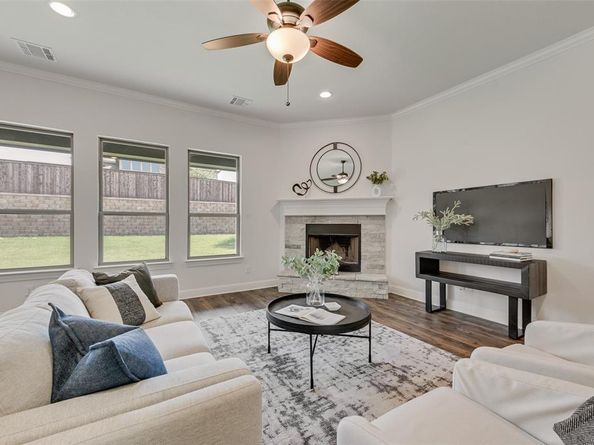 704  Toby Trail , Mansfield Texas 76063