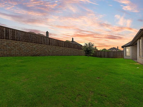 704  Toby Trail , Mansfield Texas 76063