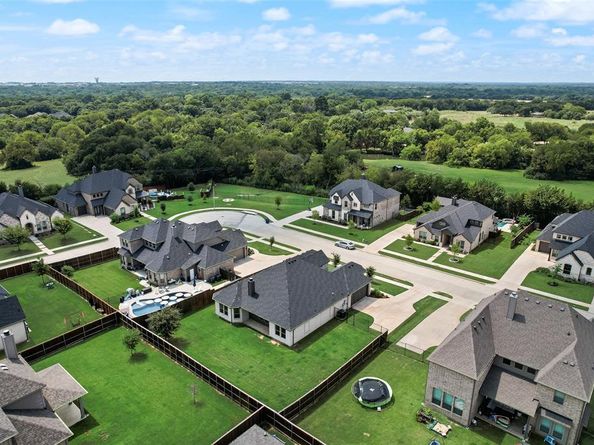 704  Toby Trail , Mansfield Texas 76063