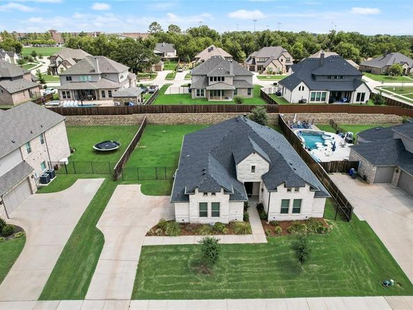 704  Toby Trail , Mansfield Texas 76063