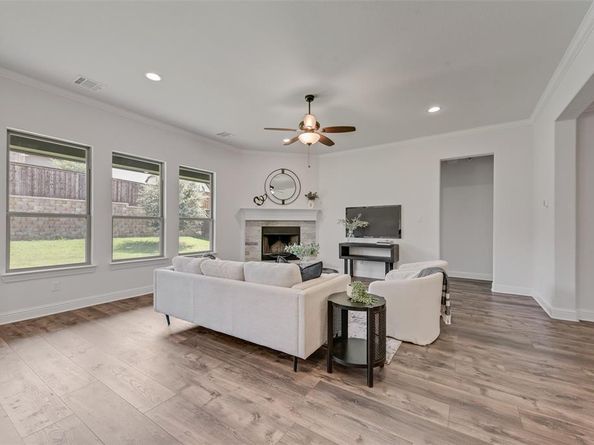 704  Toby Trail , Mansfield Texas 76063