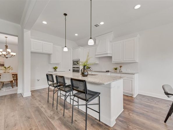 704  Toby Trail , Mansfield Texas 76063