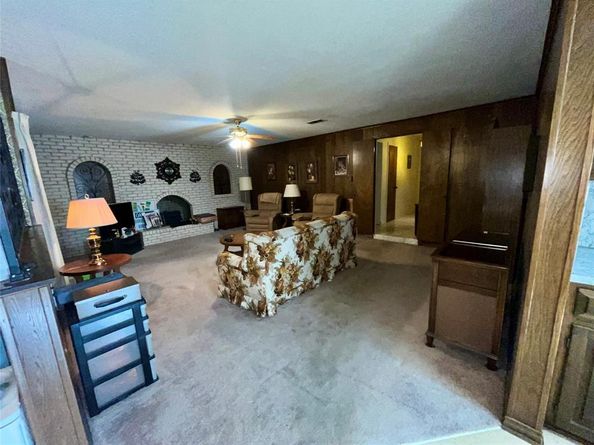 2133  Oak Valley Lane , Dallas Texas 75232