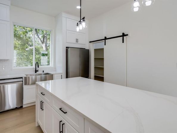 6001  Lewis Street  102, Dallas Texas 75206