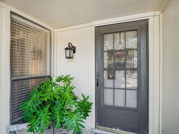 5701  Kingstree Court , Arlington Texas 76017