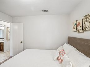 5701  Kingstree Court , Arlington Texas 76017