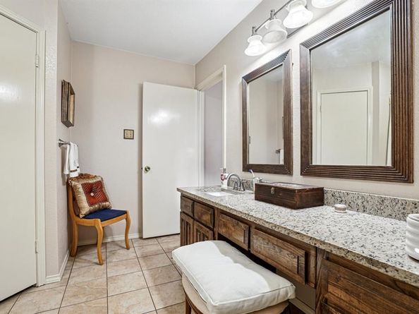 5701  Kingstree Court , Arlington Texas 76017