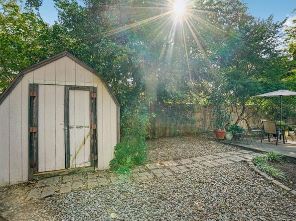 5701  Kingstree Court , Arlington Texas 76017