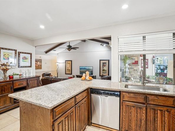 5701  Kingstree Court , Arlington Texas 76017