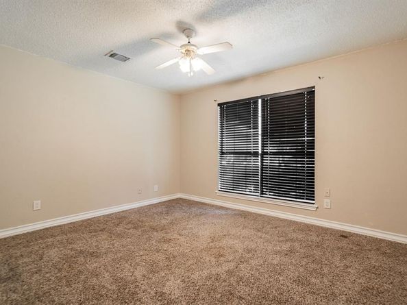 2671  Clayton Oaks Drive , Dallas Texas 75227