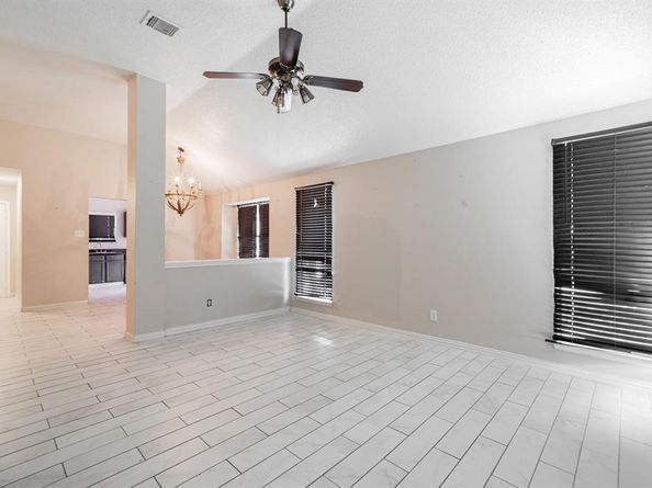 2671  Clayton Oaks Drive , Dallas Texas 75227