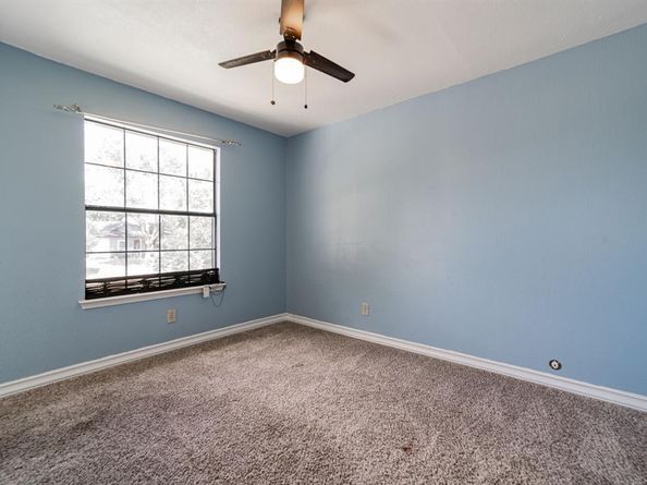 2671  Clayton Oaks Drive , Dallas Texas 75227